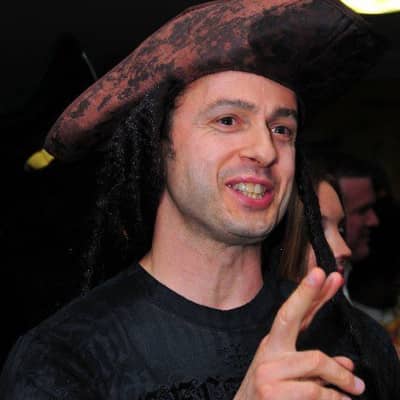 Tom
