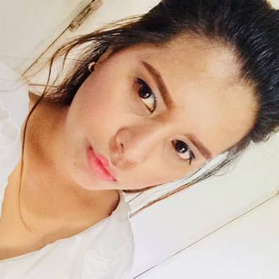 Yourdreamgirl19