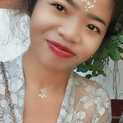 Putu Ayu Belle