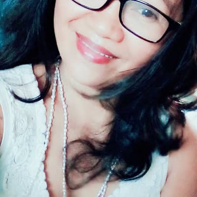 Maria Rowena Zamora
