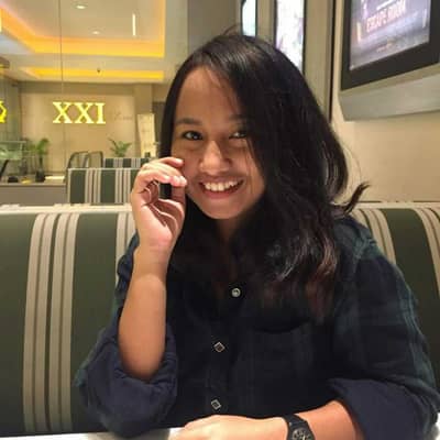 yhona nggolut
