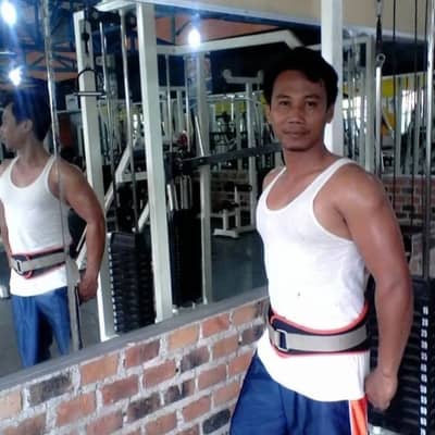 Dhenis