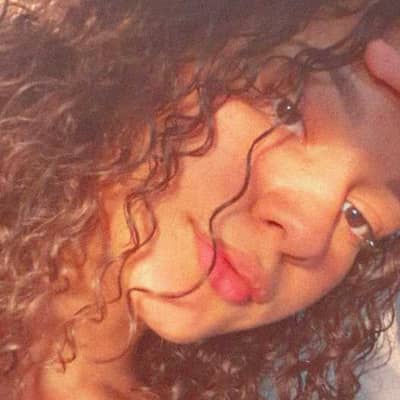 Escalet Aysha