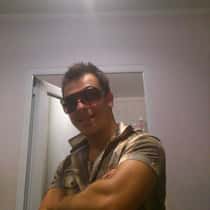 Lyubo Le
