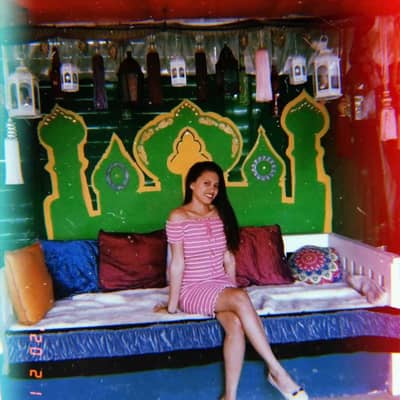 Yna mae