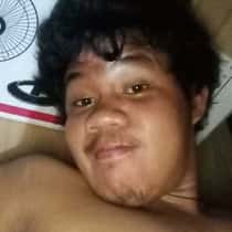 leo maquiling