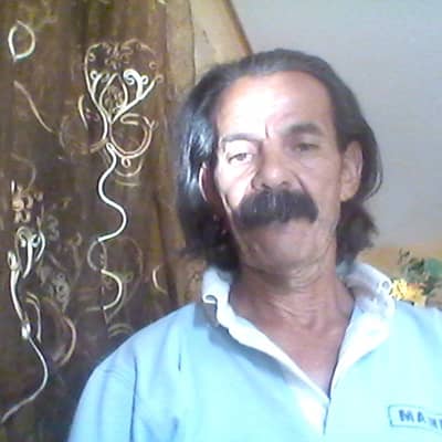stache