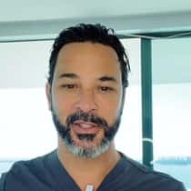 Desmond Holley