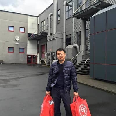 Min Jun Lee