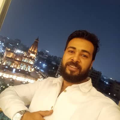 Am Mostafa 33y