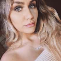 Julia Flores