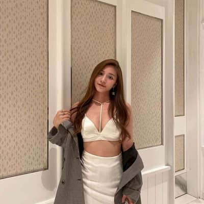 angela