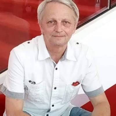 André