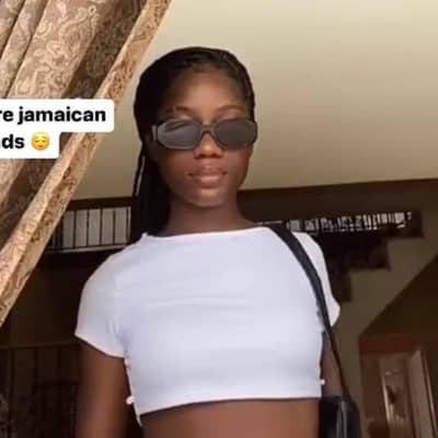 Mo