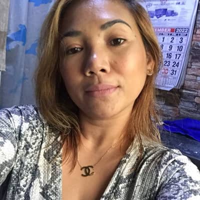 Rowena Crisostomo