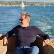 Theos Alex
