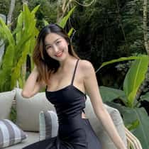 Angela Saengthong