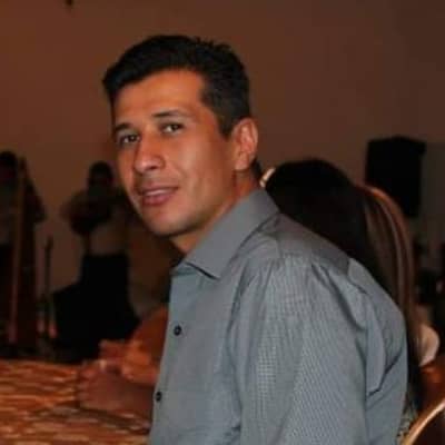 Hola soy hombre latino