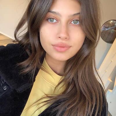 Mia