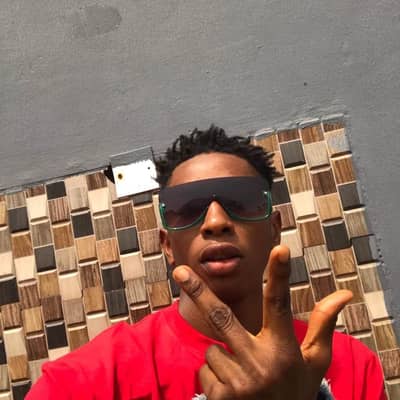 LarryJames98