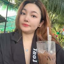 Elly Hao