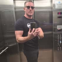 Johnathan 
