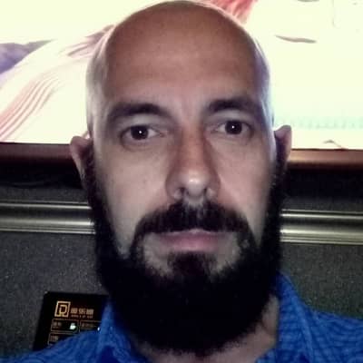 shyhairychest