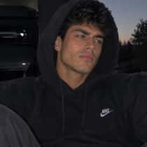Alex837